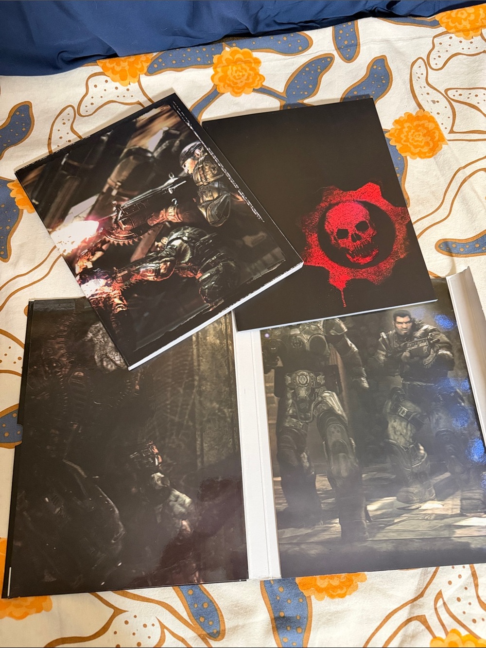 Gears of War Strategy Guide - Black & Red Cover - Picture 4 of 8